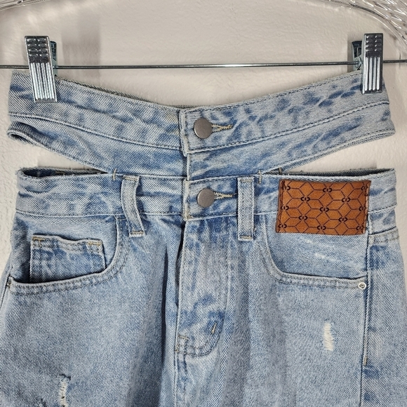 BY FLOW DOUBLE WAIST BAND DENIM SHORTS - Picture 5 of 11